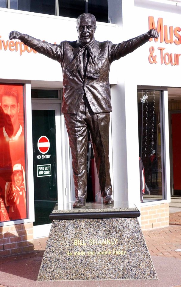 The grandson of Bill Shankly said his grandad’s statue should be removed from Anfield if the club went ahead with its threat