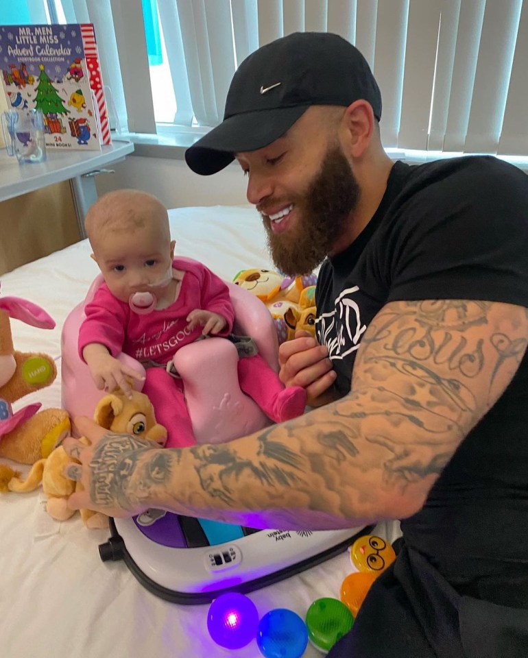 Azaylia with her dad Ashley Cain