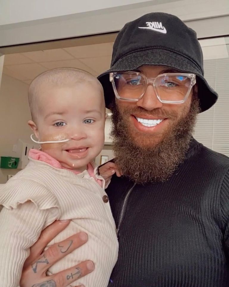 Ashley Cain with his baby girl Azayli