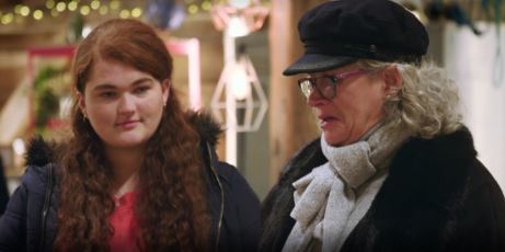 Suzanne was left in floods of tears after the experts restored her late mum's bird cage