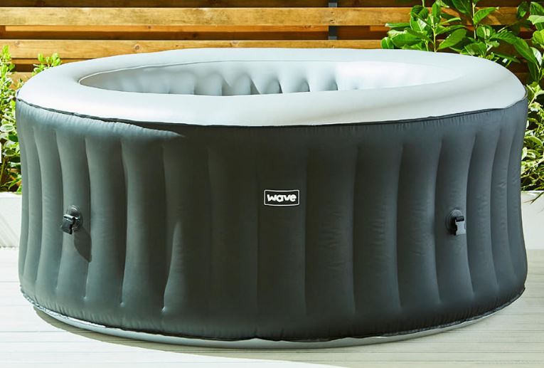 The Food Warehouse hot tub costs less than Aldi’s version