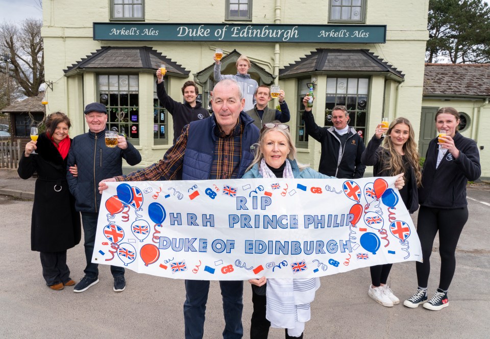 They had a specially-made banner for the tribute