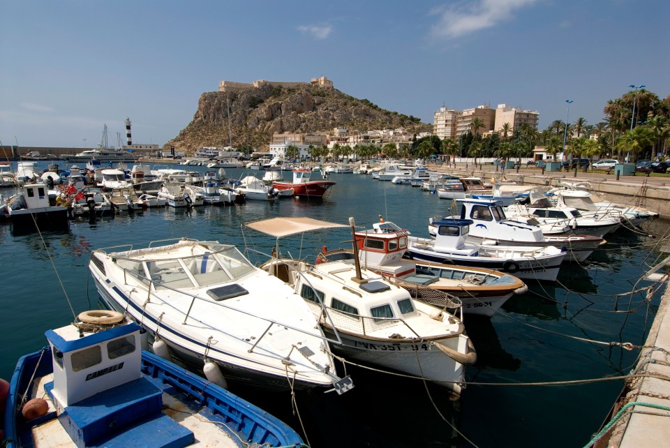 It is 62 miles from the city of Murcia to Aguilas, which takes one hour 55 minutes by train