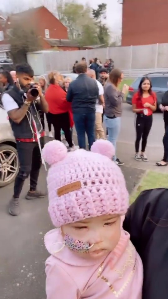 Azaylia went outside to see all the love and support people have for her during the clap