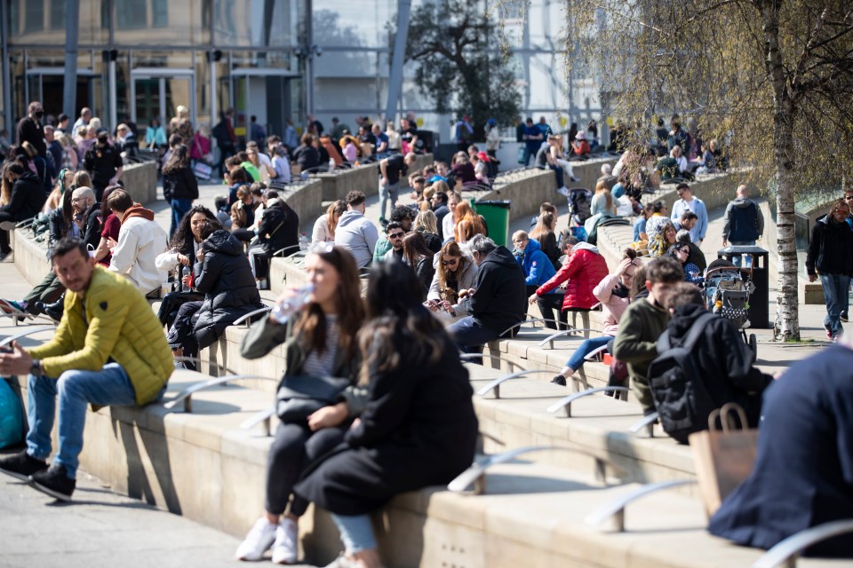 Brits have been making the most of the warm weather and have taken the opportunity to socialise with their friends outdoors