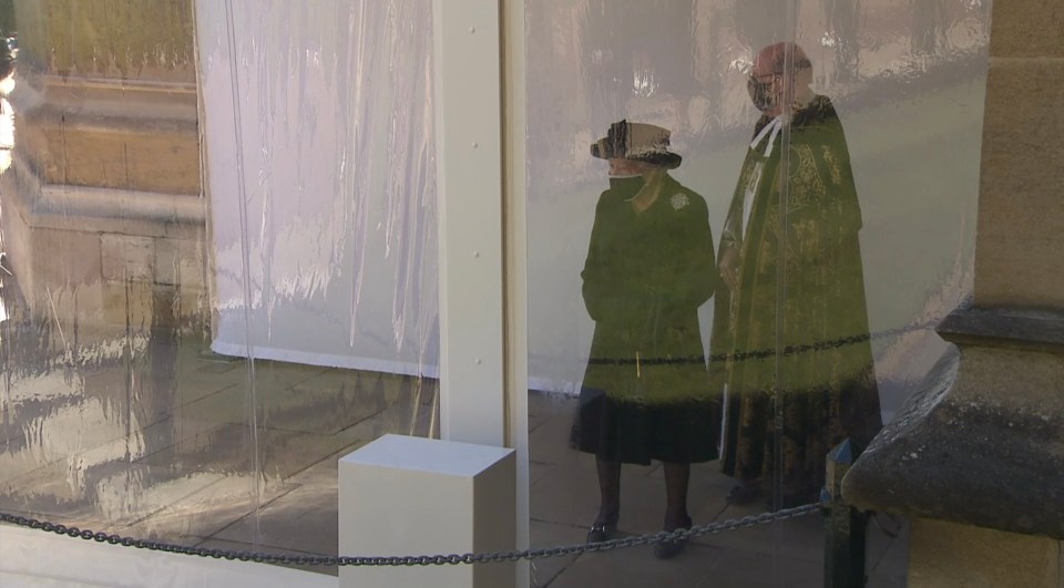 The Queen sought reassurance from the rest of her family before entering the chapel