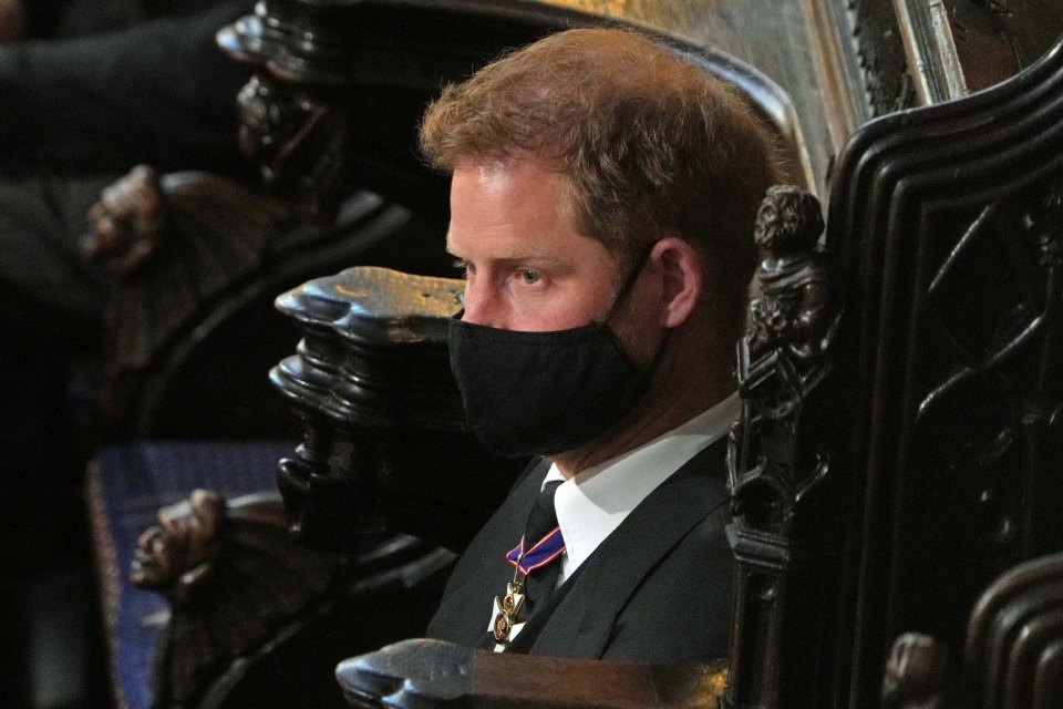 The brothers then sat opposite each other in the chapel