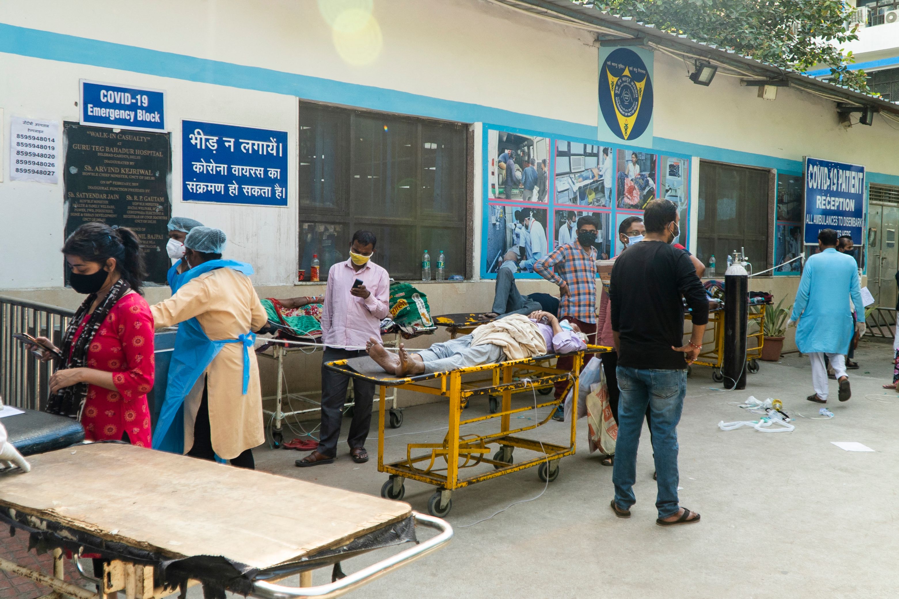 Covid patients are 'dying on the pavement' outside hospitals in India