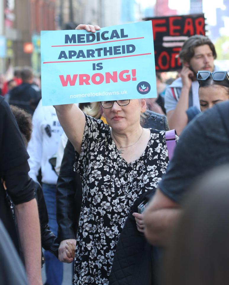 A woman fights against lockdown, masks and vaccines