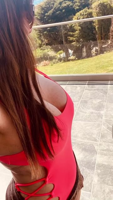 Carol Vorderman sent pulses racing with her swimsuit snap