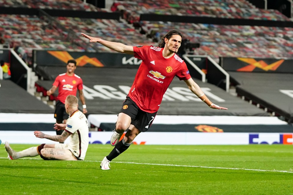 Edinson Cavani is now reportedly set to STAY at United