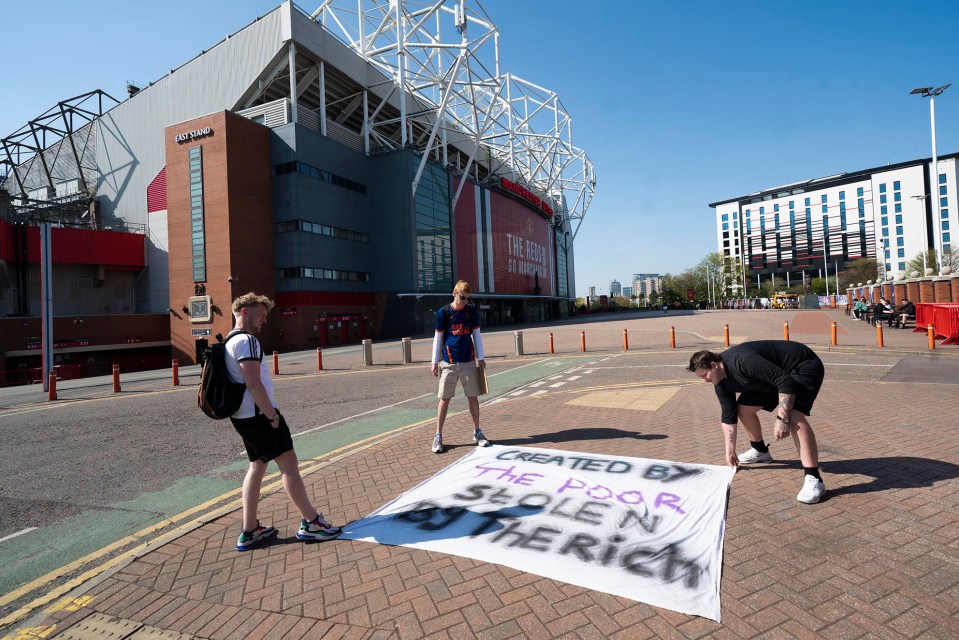 The frustration of those Man United supporters who protested peacefully on Sunday is understandable