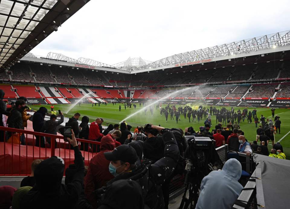 A planned protest against the Red Devils' owners, the Glazers, led to a stand-off with police