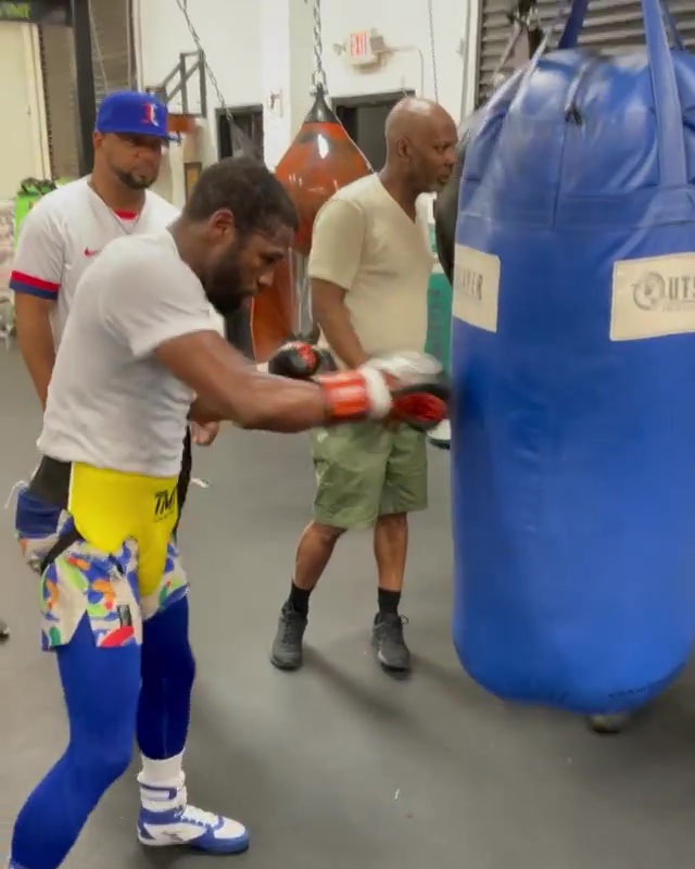 Floyd Mayweather was captured training for his exhibition with Logan Paul