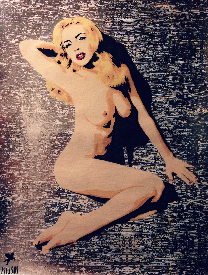 She got London street artist Pegasus to paint her naked body in the style of Marilyn