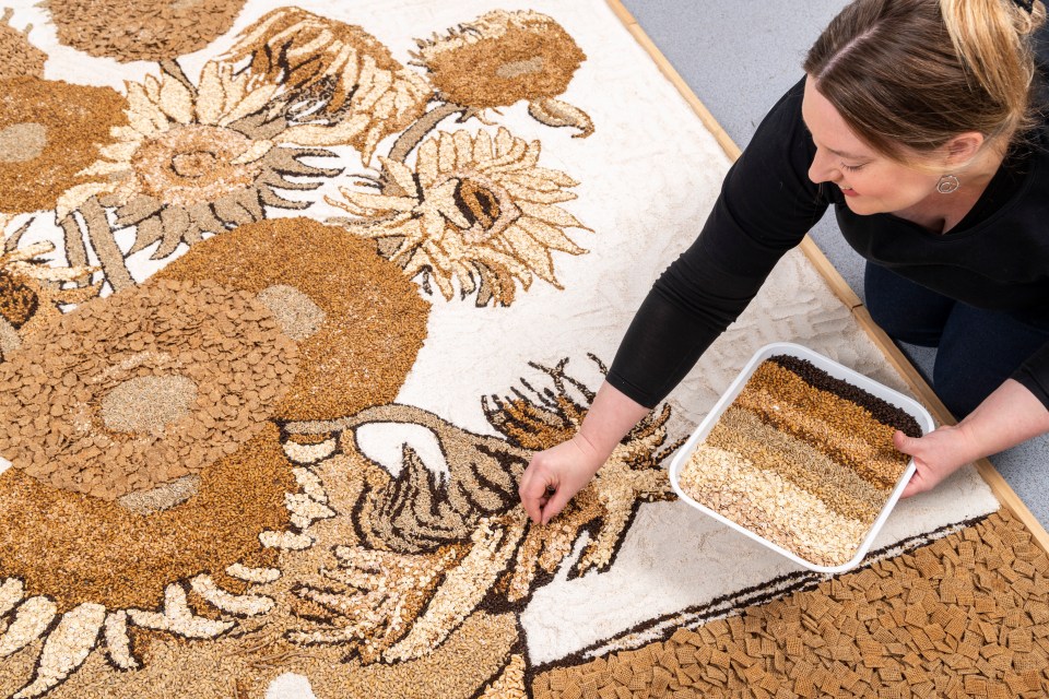 Staite used wholegrain cereals, porridge oats and wholemeal flour to complete the artwork