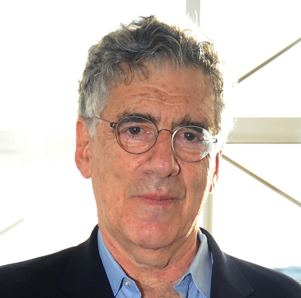 Elliott Gould was father to Ross and Monica in Friends