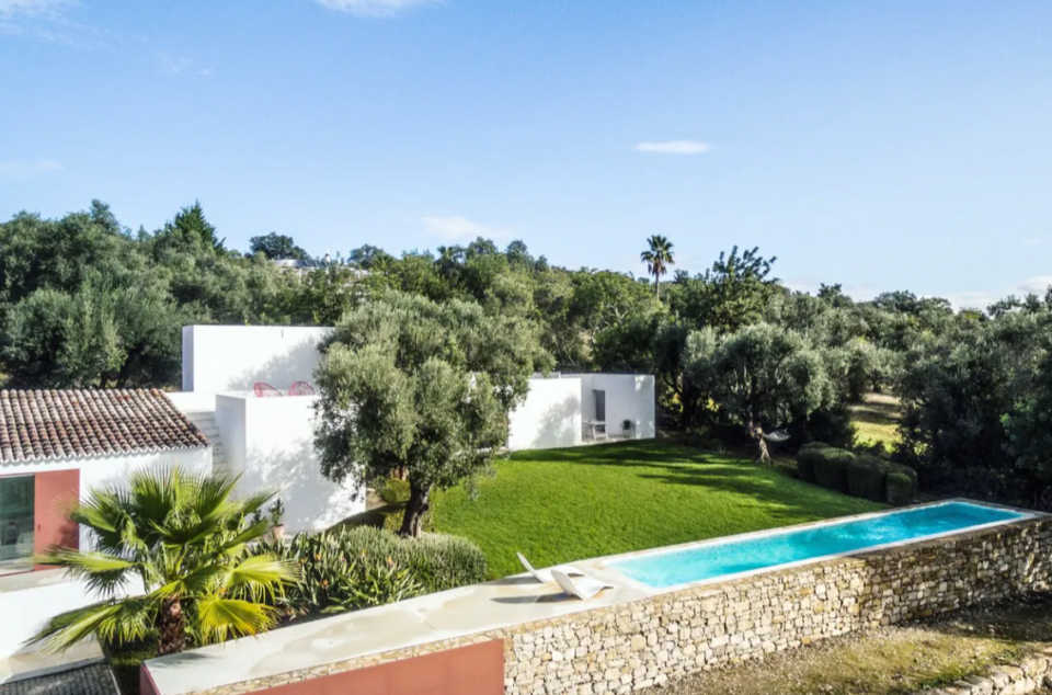 There are discounted stays at amazing villas in the Portuguese countryside