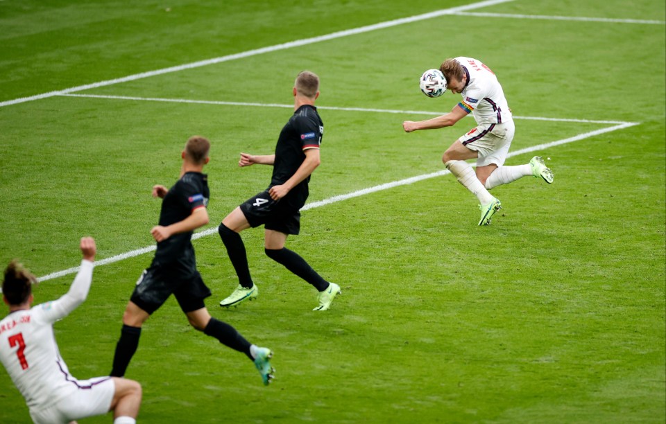 Harry Kane nods home to put England 2-0 up