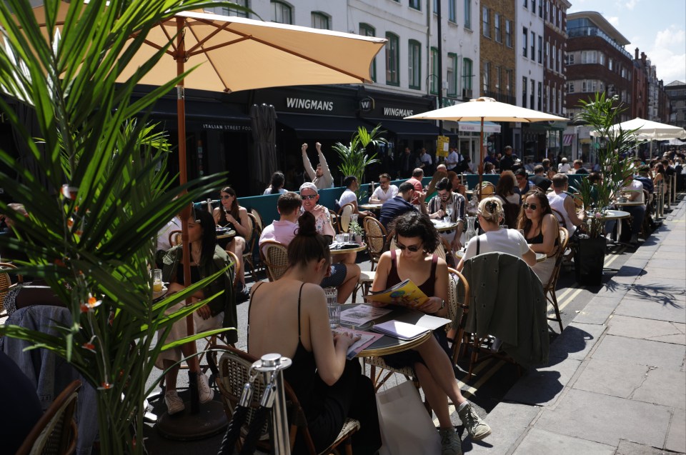 There are plans for more al fresco dining to lure Brits back to city centres