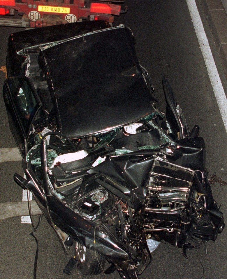 The Mercedes she was travelling in crashed in the Alma tunnel