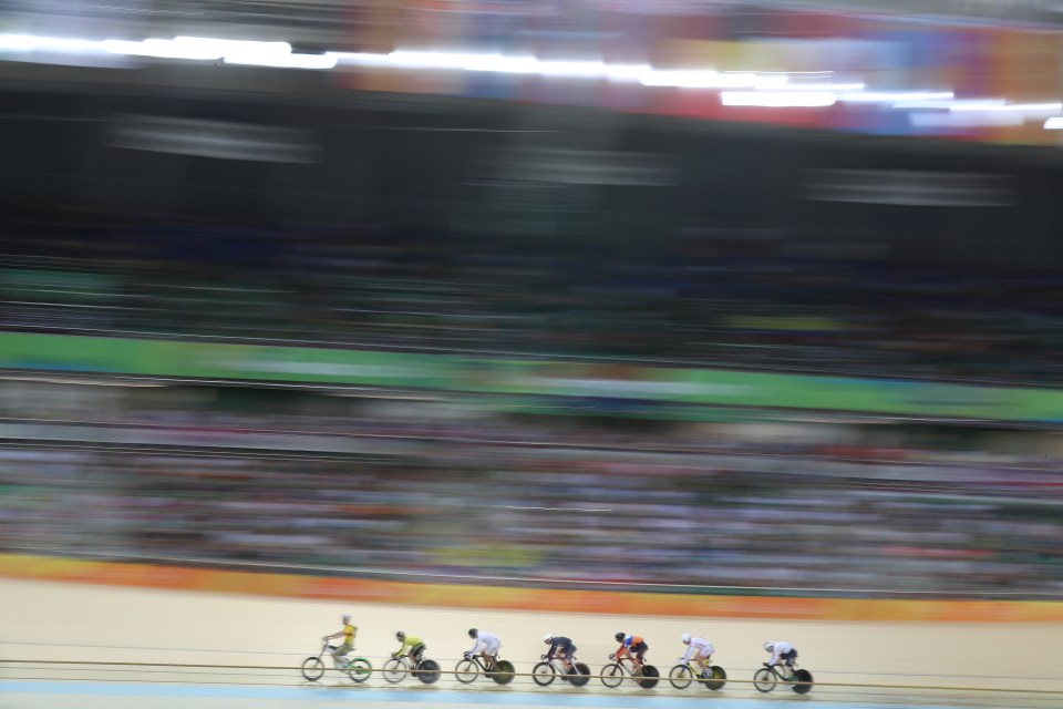 Riders line up behind the 'pacer' before a sprint to the finish