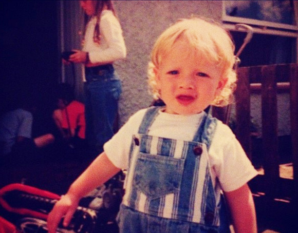 Toddler Pickford sported curly blonde locks