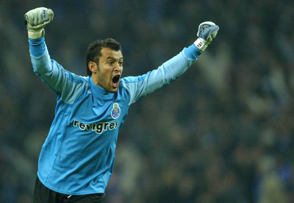 As a player, Nuno played between the sticks for clubs including Porto