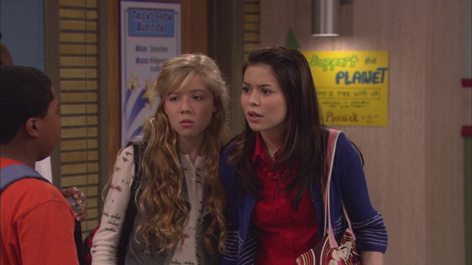 Sam, portrayed by Jennette McCurdy (left) has no intention of making an appearance in the iCarly reboot