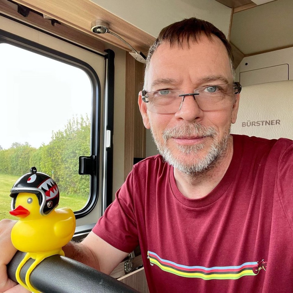 EastEnders star Adam Woodyatt has bought himself the most amazing new motor home – lets take a look inside..