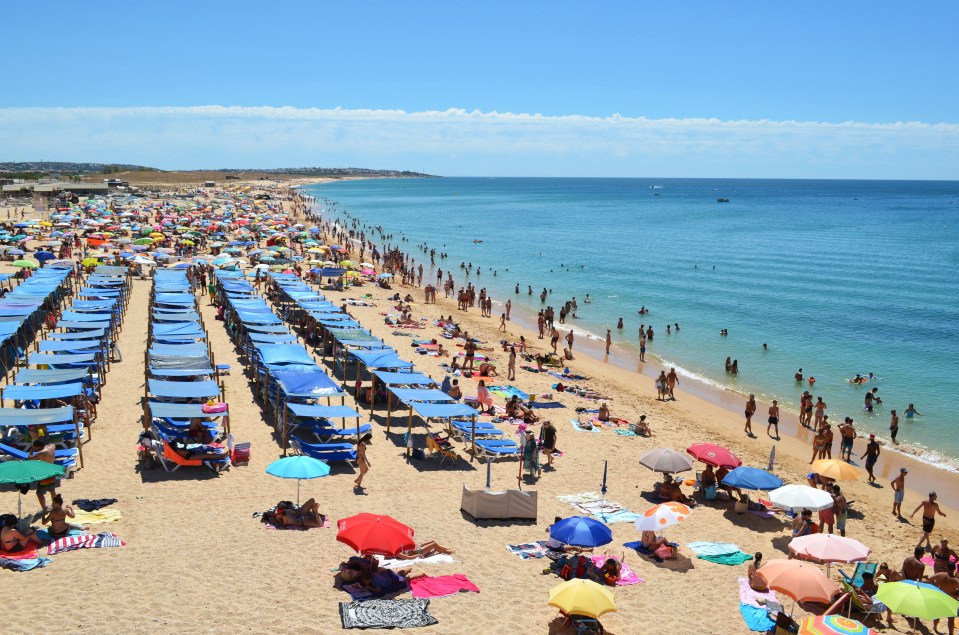 Praia de Armacao do Pera in Algarve, Portugal