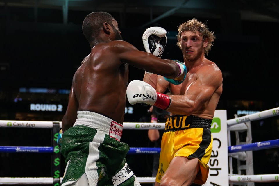 Floyd Mayweather was taken all eight rounds by Logan Paul