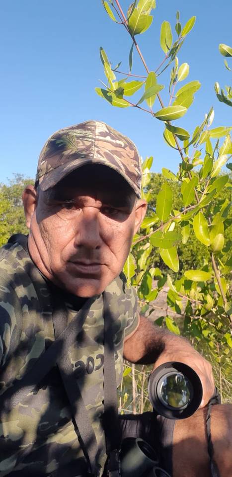 Lalo was alerted to the scene after he heard screams in English from a nearby mangrove