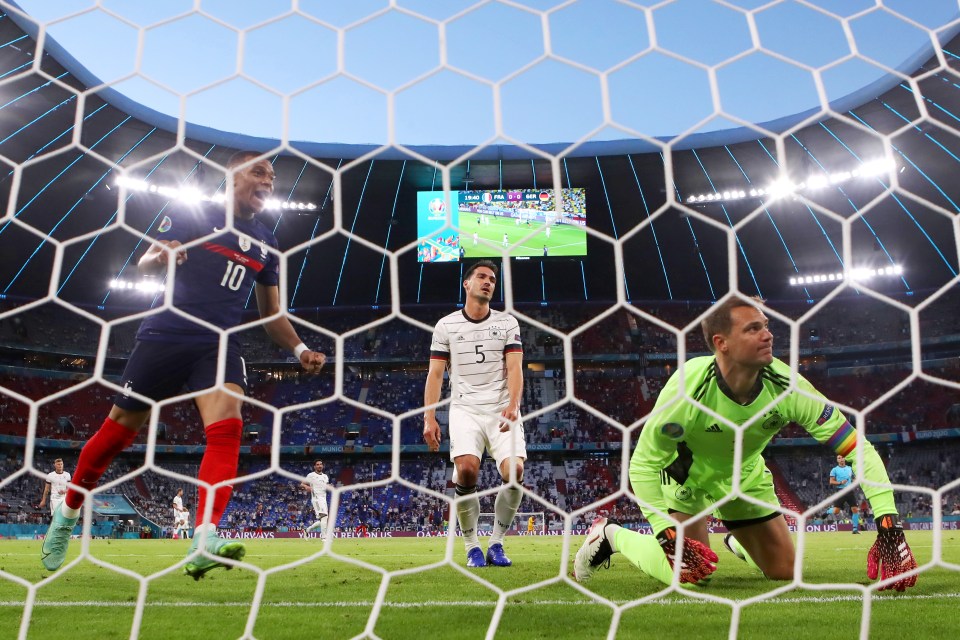 Mats Hummels is devastated after his own goal divided the sides on 20 minutes