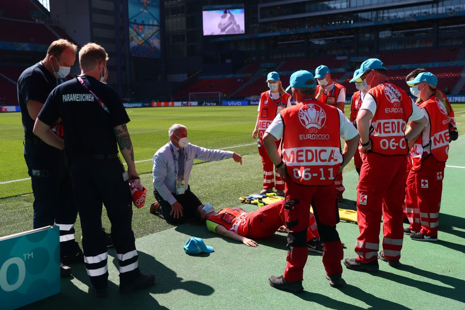 The medical team are given advice before Thursday's game