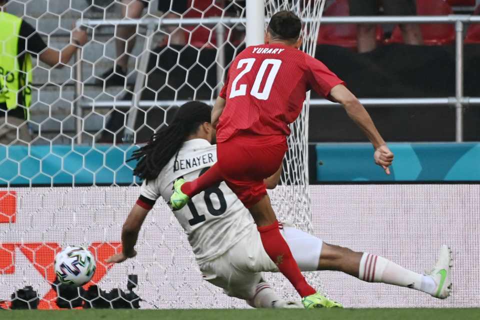 Yussuf Poulsen gave Denmark an early lead against Belgium