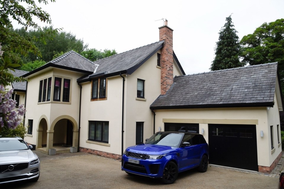 The massive pad, which sees Kerry returning to the north, has two garages