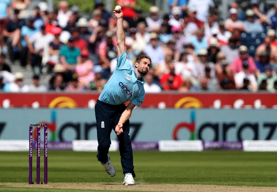 England dominated Sri Lanka in the first ODI