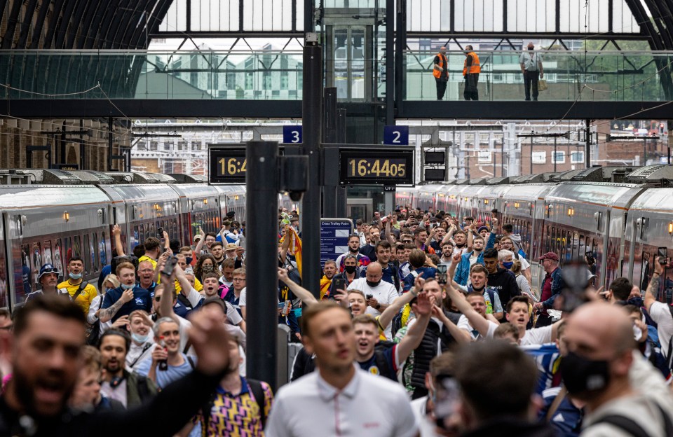 Scotland fans descend on London for