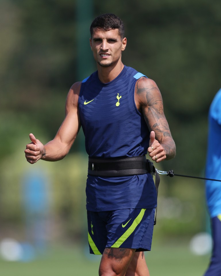 Tottenham star Erik Lamela is set to join Sevilla