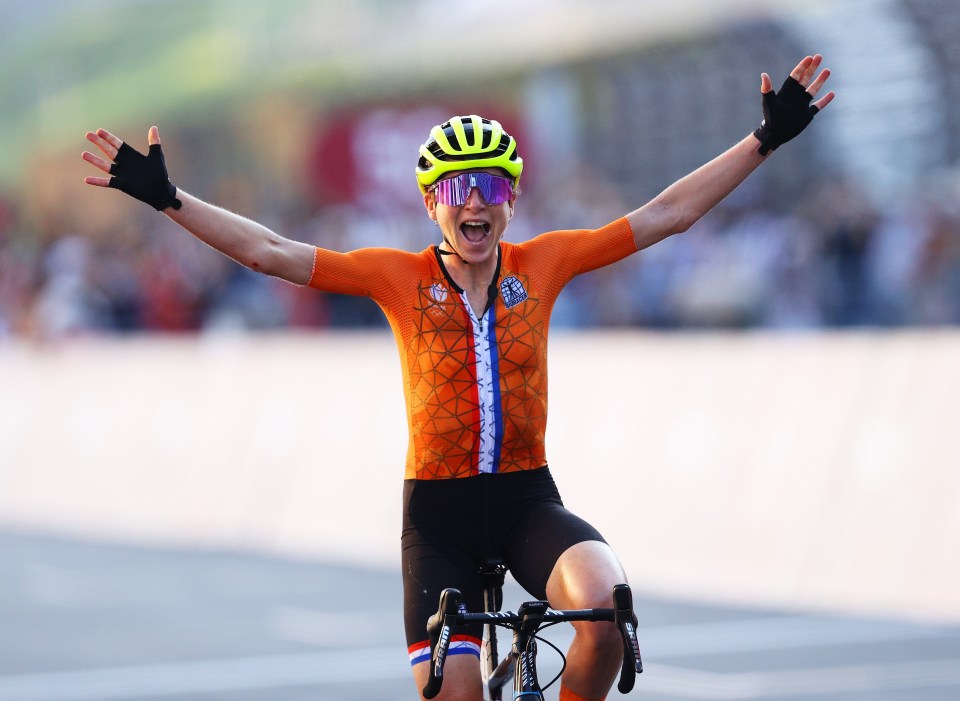 Annemiek van Vleuten thought she'd won gold as she crossed the line