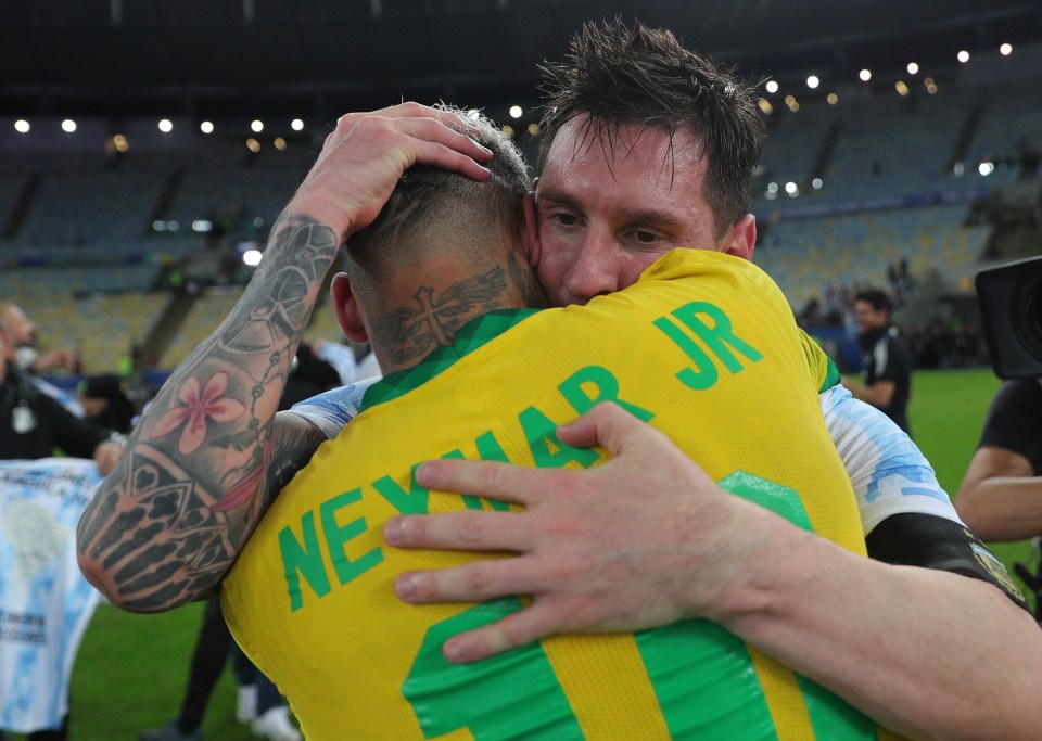 Messi consoled Neymar after Argentina's victory over Brazil in the Copa America final