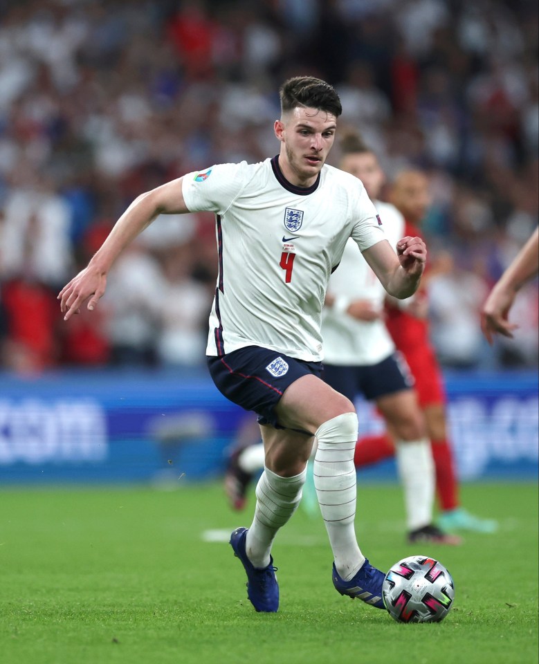 Chelsea are thinking about submitting another bid for West Ham and England star Declan Rice