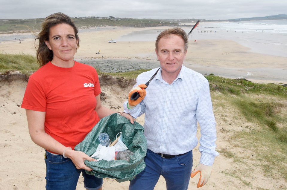 The Sun's Clare joined environment secretary George for a beach clean in Cornwall