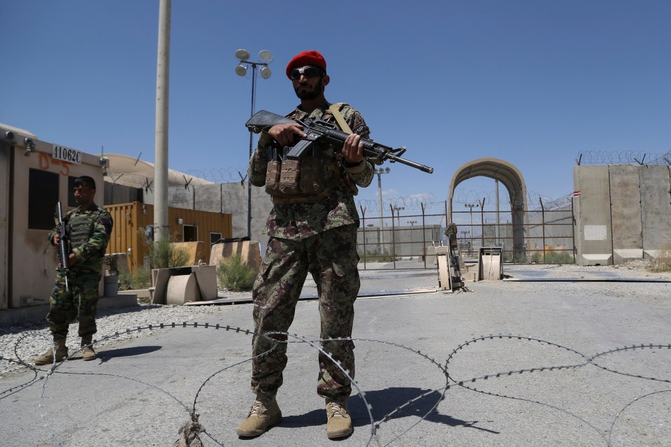 Afghan soldier at Bagram air base after all remaining US forces left