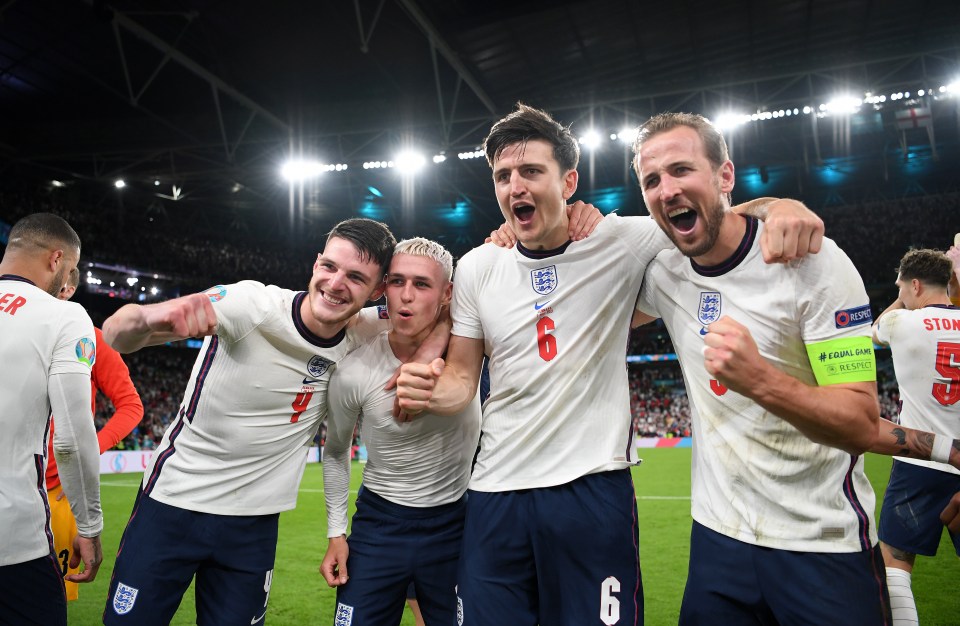 England beat Denmark 2-1