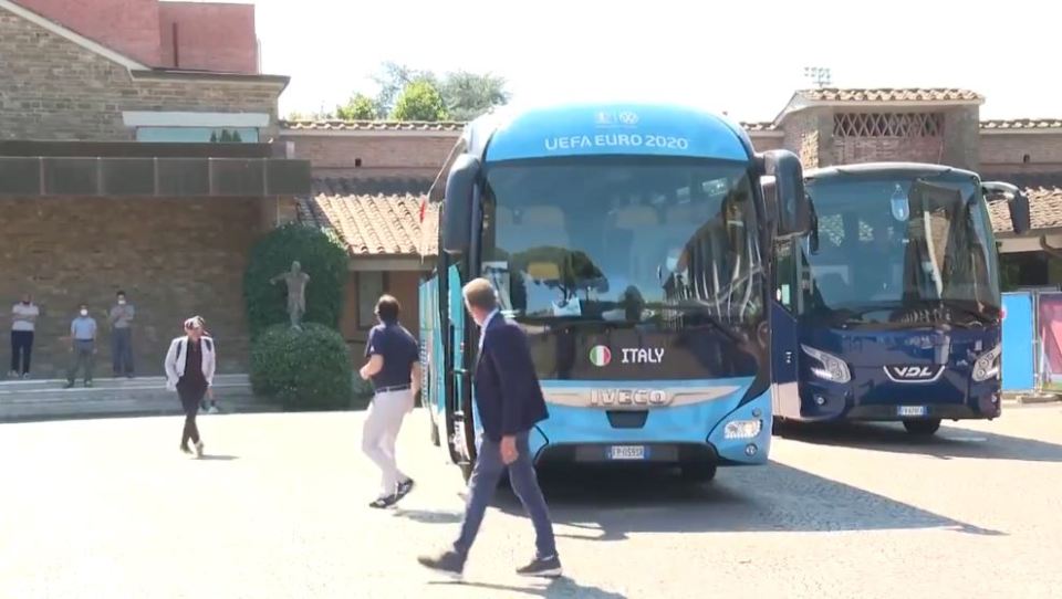 Gianluca Vialli nonchalantly  trots out after the coach nearly left him behind