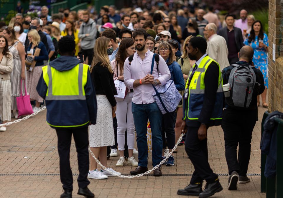 Fans queued to watch the game from Murray Mound