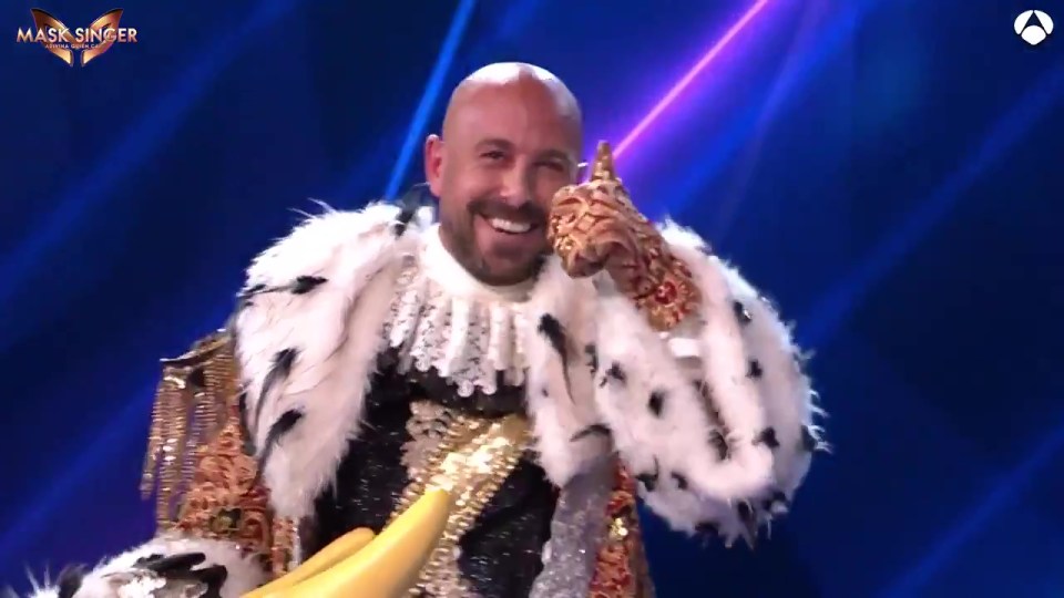 Liverpool legend Pepe Reina performed on Spain's version of the Masked Singer