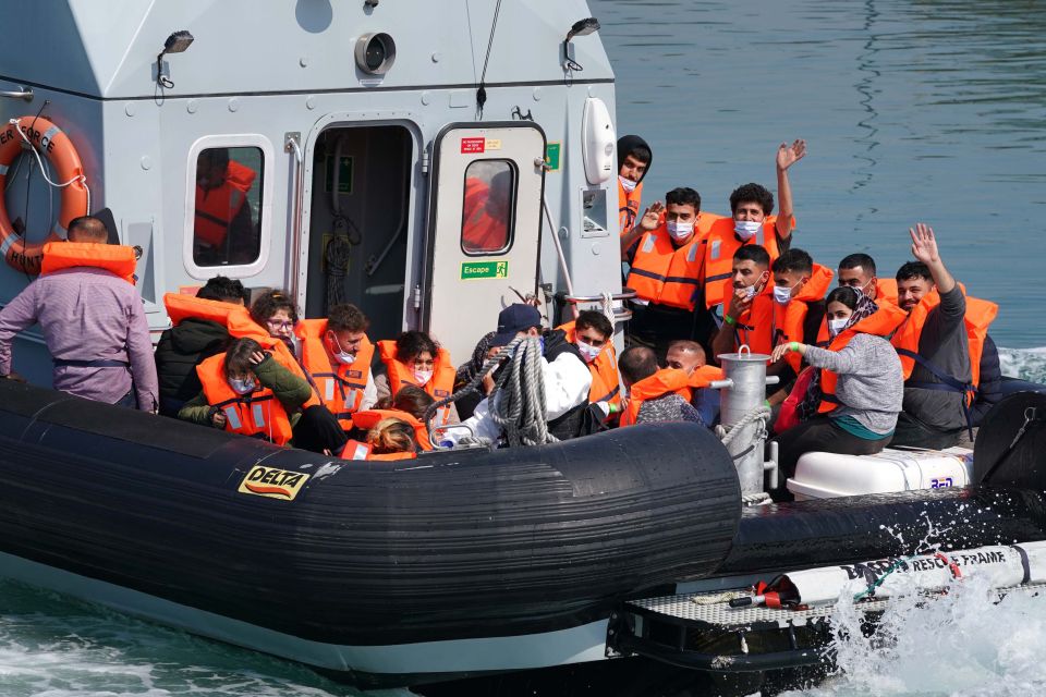 More migrants were seen arriving on UK shores today